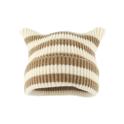 Große Größen: Beanie mit dicken Streifen und Katzenohren