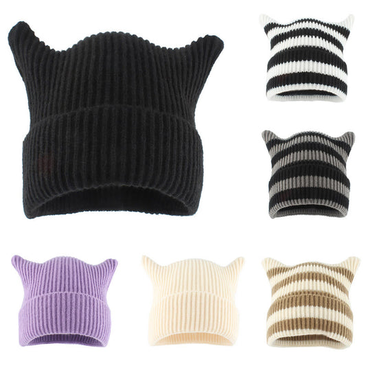 Große Größen: Beanie mit dicken Streifen und Katzenohren
