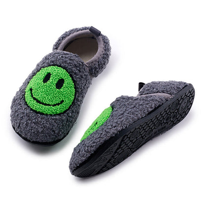 Süße Hausschuhe mit lächelndem Gesicht in Übergröße - image 5