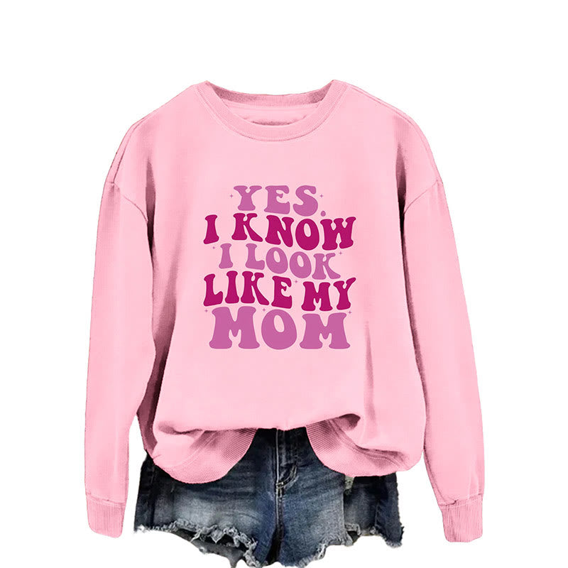 Lila Sweatshirt mit Buchstaben in Übergröße