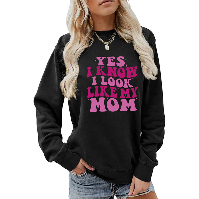 Lila Sweatshirt mit Buchstaben in Übergröße