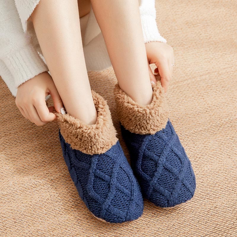 Rutschfeste, flauschige Hausschuhsocken in Übergröße - Blau - EU36-42 (US3-8,5) - image 8