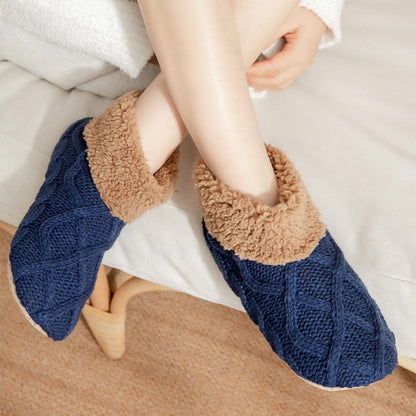 Rutschfeste, flauschige Hausschuhsocken in Übergröße