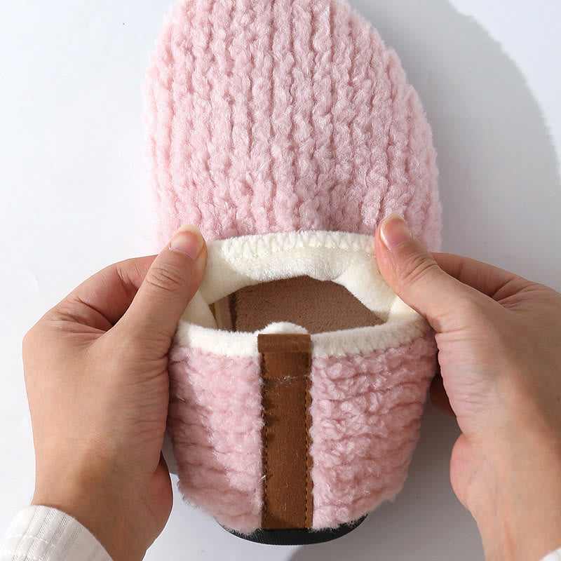 Flauschige Hausschuhe aus lockigem Fell in Übergröße - image 8