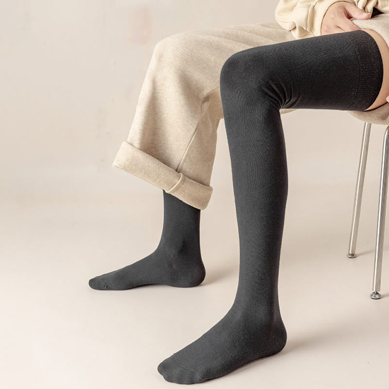 Einfarbige, oberschenkelhohe Baumwollsocken (2 Paar) - image 2