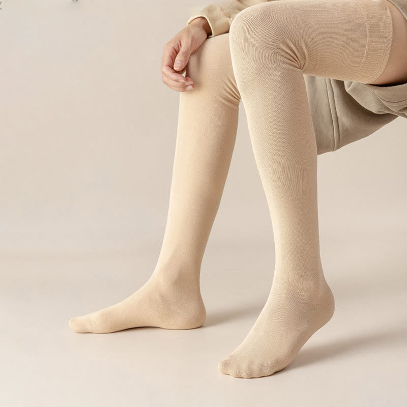 Einfarbige, oberschenkelhohe Baumwollsocken (2 Paar) - image 3