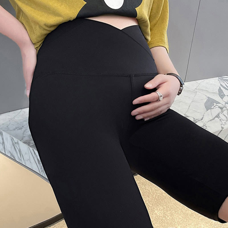 Umstands-Yoga-Shorts mit V-förmiger Taille - image 1