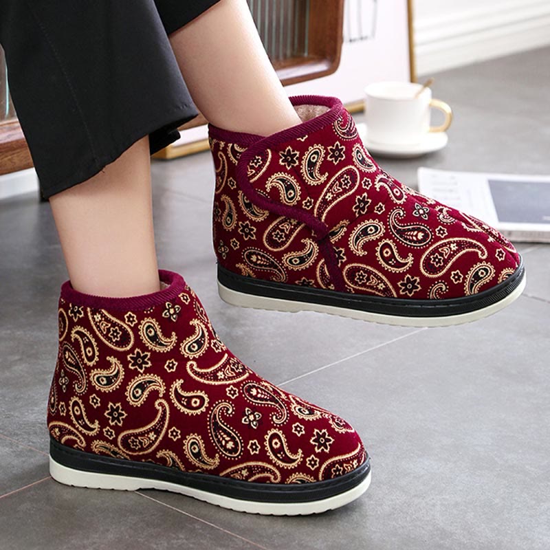 Hausschuhe mit goldener Stickerei in Übergröße - image 3