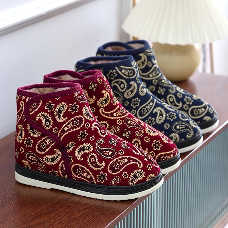 Hausschuhe mit goldener Stickerei in Übergröße - image 10