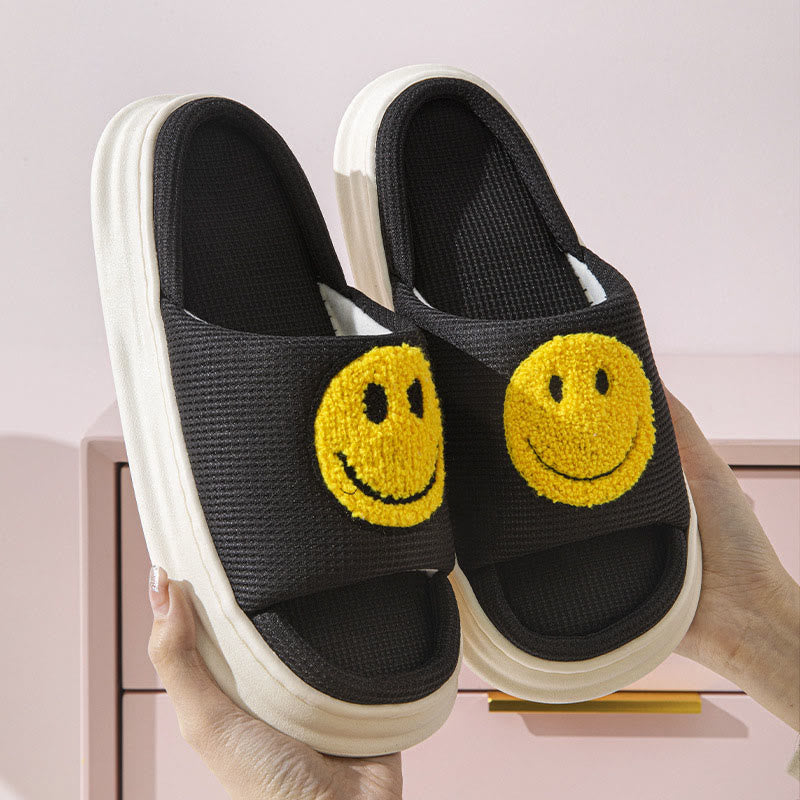 Smiley-Anti-Rutsch-Hausschuhe in Übergröße