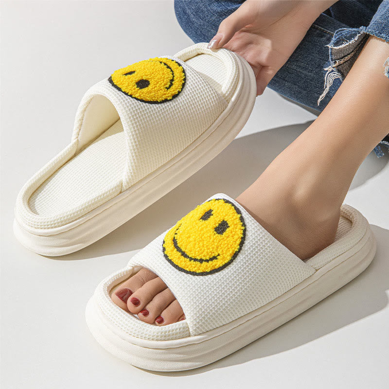 Smiley-Anti-Rutsch-Hausschuhe in Übergröße