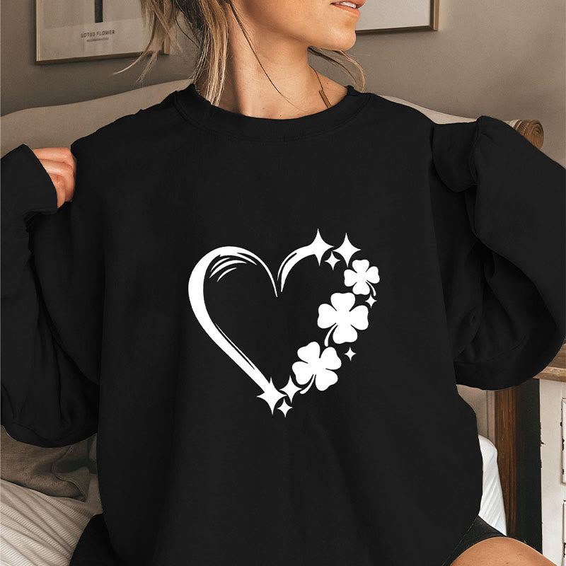 Sweatshirt mit vierblättrigem Kleeblatt in Übergröße