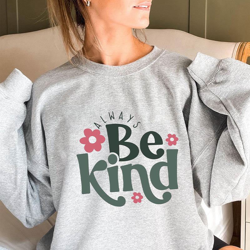 Sweatshirt „Always Be Kind“ in Übergröße - Hellgrau - 3XL - image 1