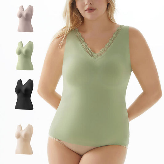 Gepolstertes, bügelloses Tanktop mit Spitzenkragen in Übergröße