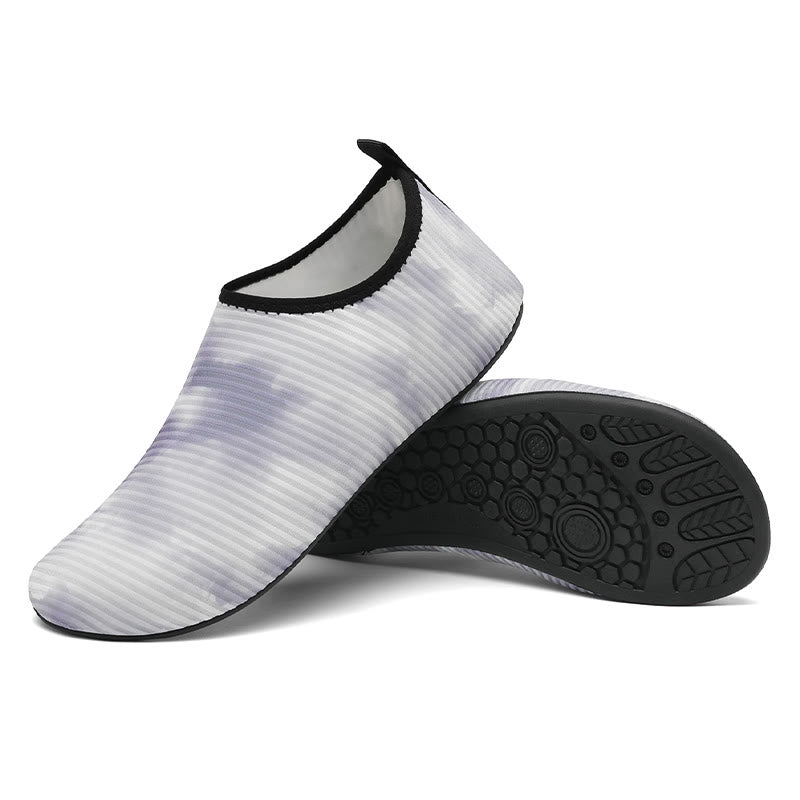 Hausschuhe in Batikoptik in Übergröße - Grau - EU46-47 (US12-12,5) - image 7