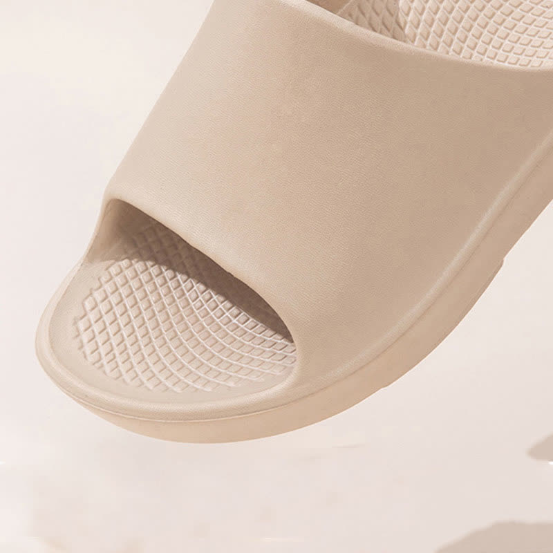 Einfarbige EVA-Hausschuhe mit dicker Sohle