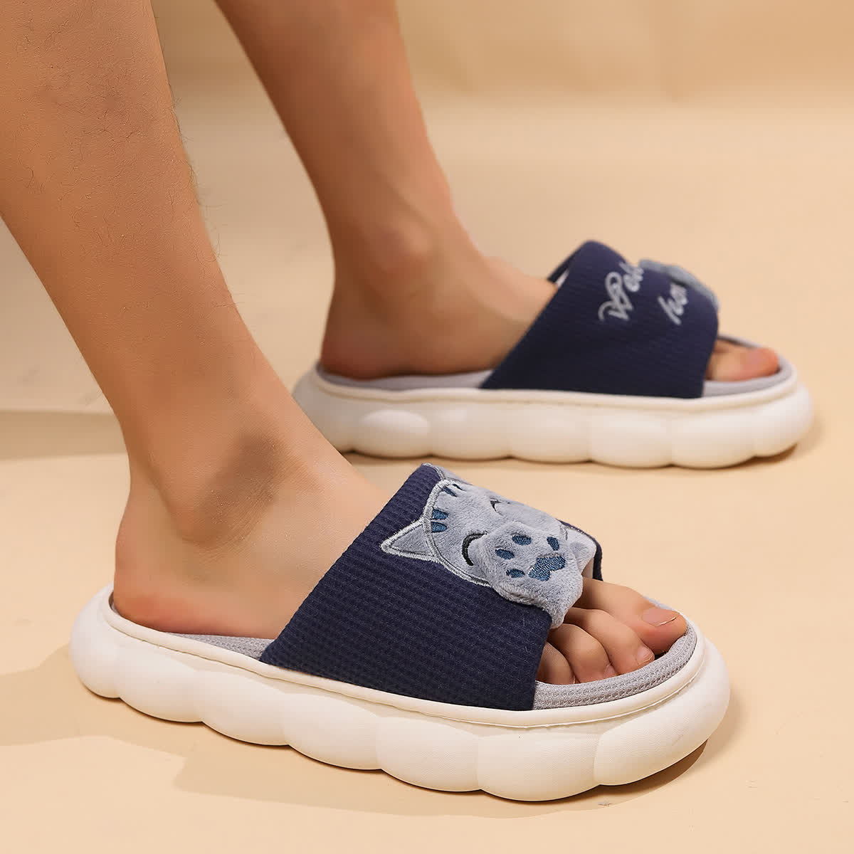 Niedliche Hausschuhe mit Cartoon-Kätzchen - image 11