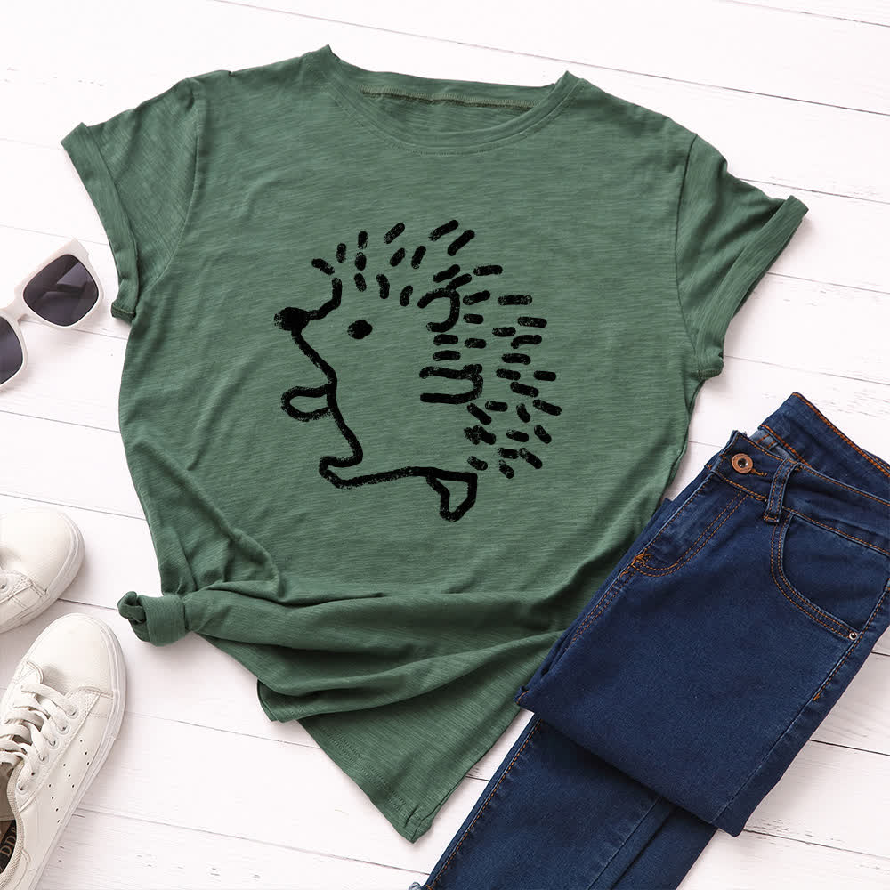 T-Shirt mit Rundhalsausschnitt und kurzen Ärmeln in Übergröße mit Igel-Print - Armeegrün - 5XL - image 6