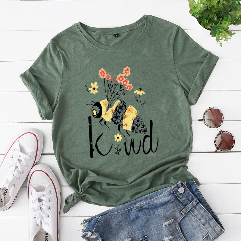 Kurzärmliges T-Shirt mit kreativem Bienen-Blumendruck in Übergröße - Armeegrün - 5XL - image 6