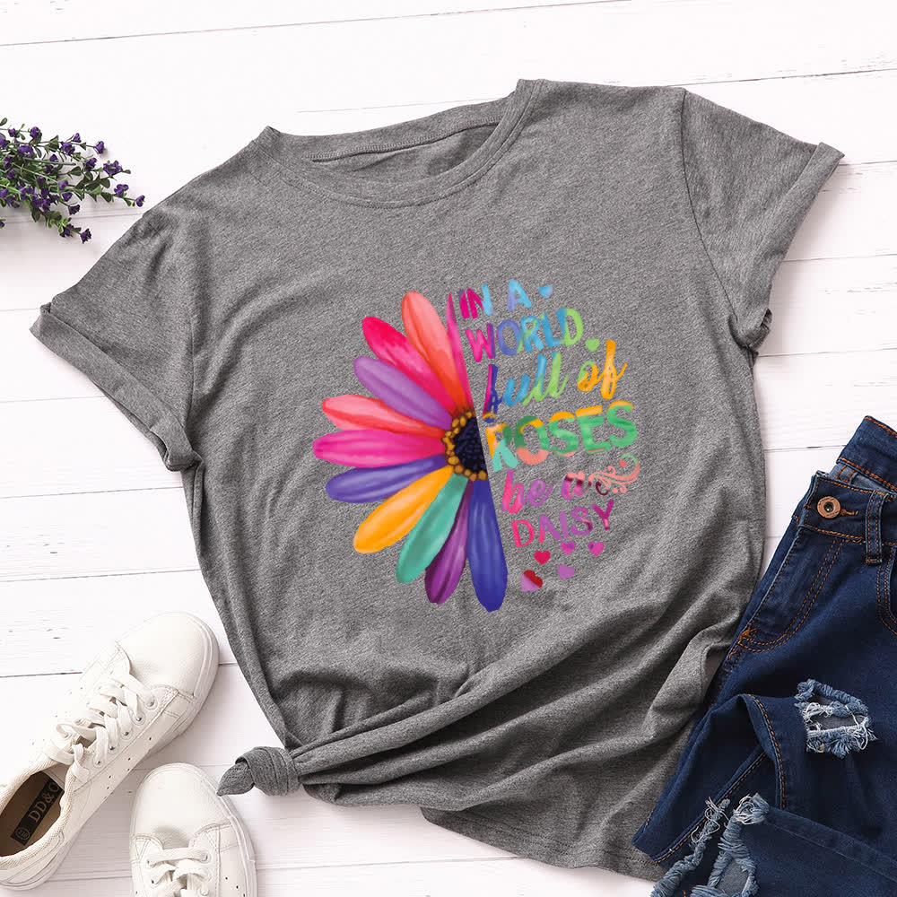 Kurzärmliges T-Shirt mit Gänseblümchen-Print in Übergröße - Dunkelgrau - 5XL - image 6