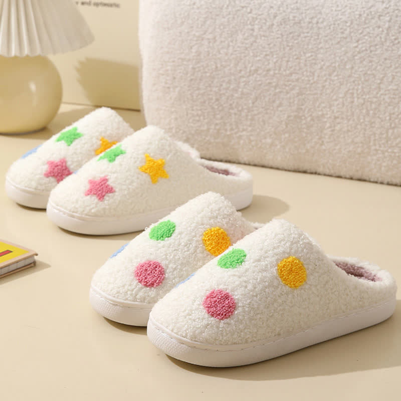 Bequeme Hausschuhe in Übergröße mit buntem Muster - image 4