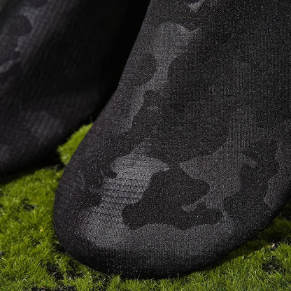Strandpantoffeln mit Batikmuster in Übergröße
