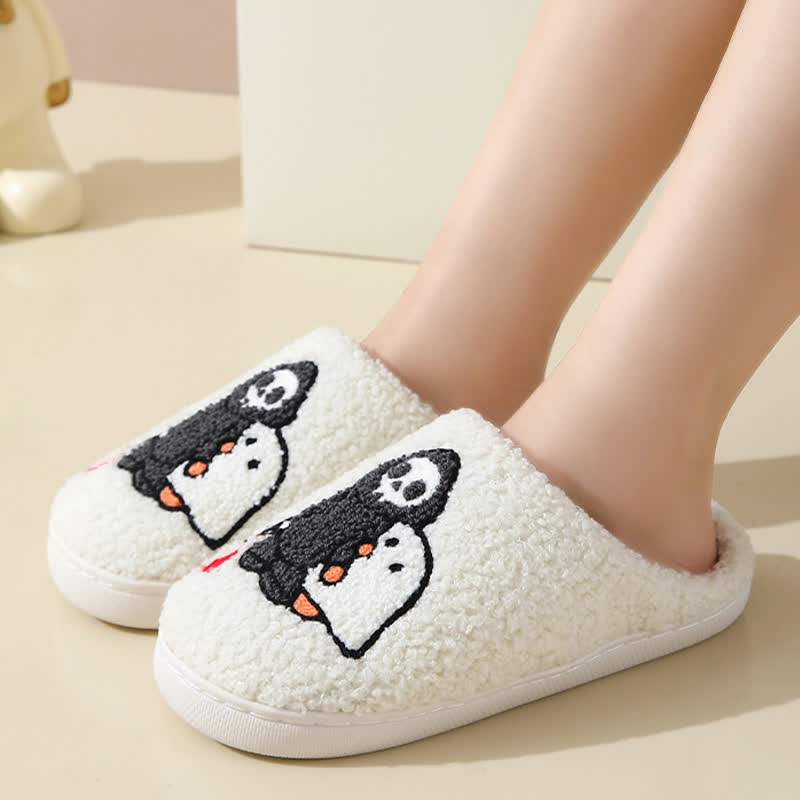 Flauschige Hausschuhe mit Cartoon-Totenkopf-Geister-Print - image 0
