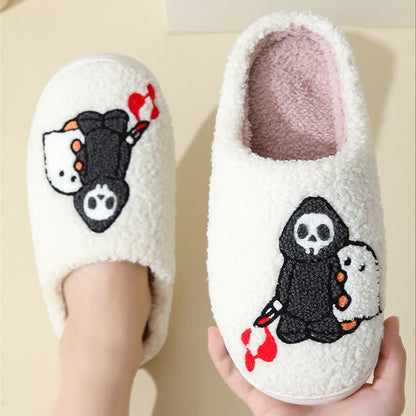 Flauschige Hausschuhe mit Cartoon-Totenkopf-Geister-Print - image 3