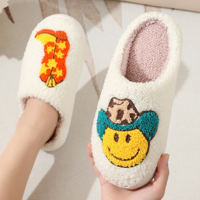 Süße flauschige Hausschuhe mit Emoji-Print