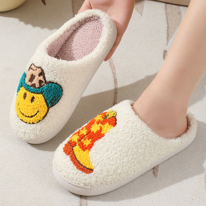 Süße flauschige Hausschuhe mit Emoji-Print