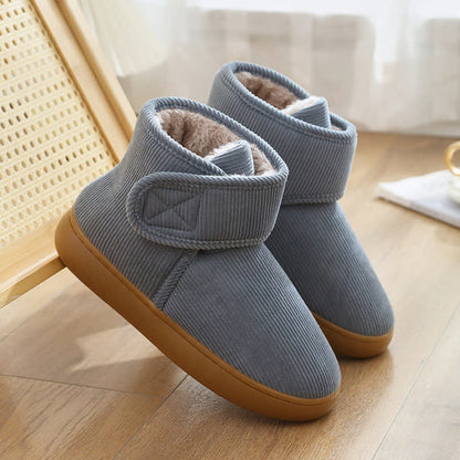 Hohe, warme Hausschuhe mit Klettverschluss - image 11