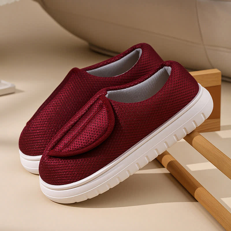 Slip-On-Hausschuhe aus Mesh mit weiter Öffnung - Wein - EU42-43 (US8,5-9) - image 4