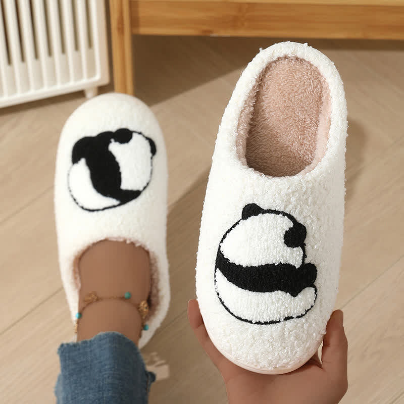 Hausschuhe mit Cartoon-Panda-Print in Übergröße - image 5