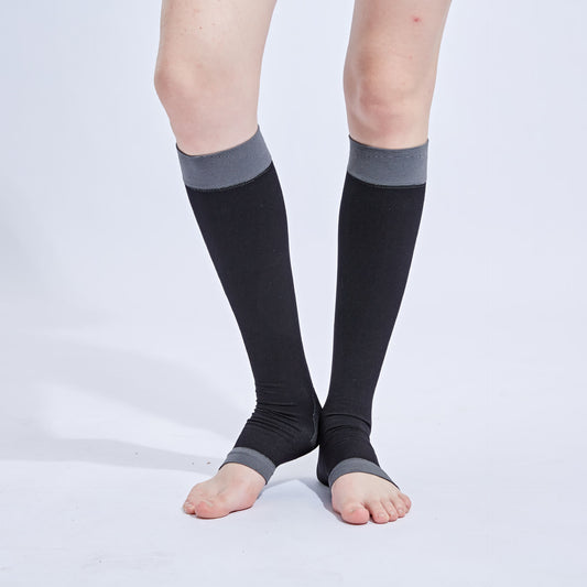 Schwarze Kompressions-Kniestrümpfe mit offener Spitze (3 Paar) - image 0