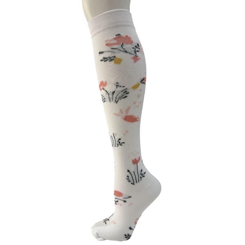 Kniehohe Kompressionsstrümpfe mit Blumenmuster in Schwarz und Weiß (6 Paar) - D - S/M - image 4
