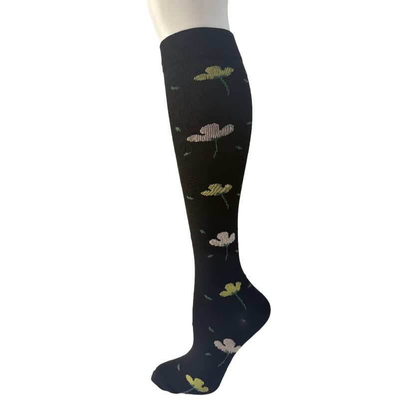 Kniehohe Kompressionsstrümpfe mit Blumenmuster in Schwarz und Weiß (6 Paar) - E - S/M - image 5