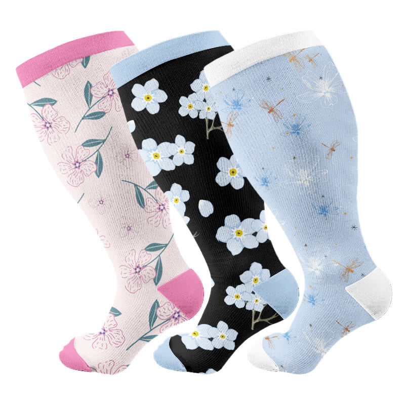 Kompressionsstrümpfe mit blauer Blume und Libelle in Übergröße (3 Paar) - Mehrfarbig - 4XL - image 1
