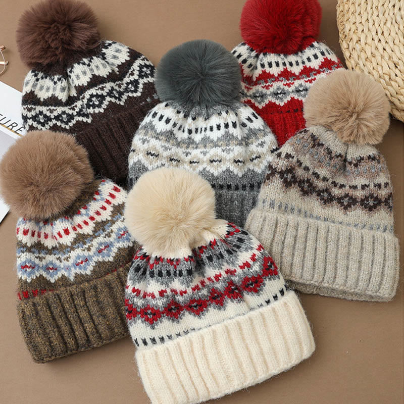 Lässige Beanie im Ethno-Stil - image 0