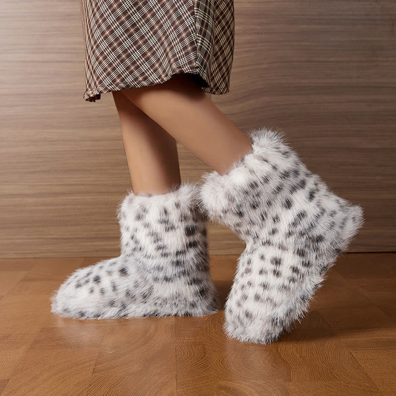 Plusock Übergrößen-Hausschuhe aus Fell mit Leopardenmuster - image 2