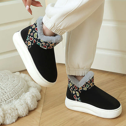 Plusock Hausschuhe in Übergröße mit Herzmuster - image 1