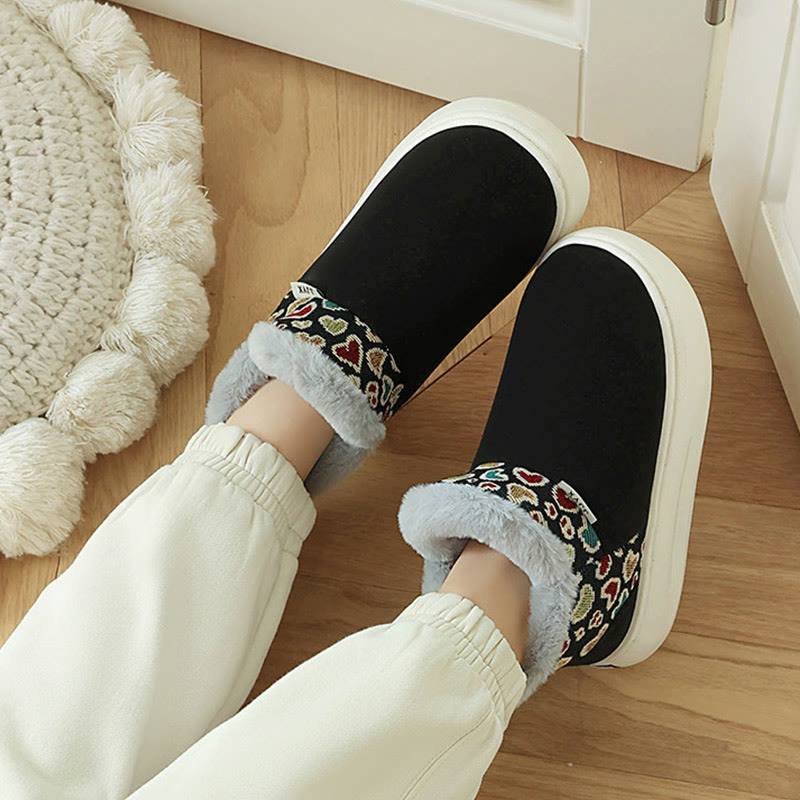 Plusock Hausschuhe in Übergröße mit Herzmuster - image 3