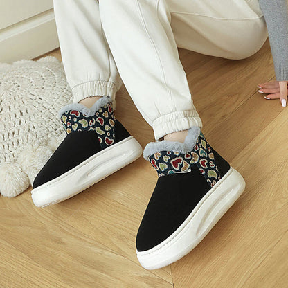 Plusock Hausschuhe in Übergröße mit Herzmuster - image 2