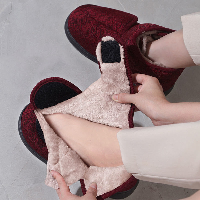 Hausschuhe mit Blumenmuster in Übergröße - image 1