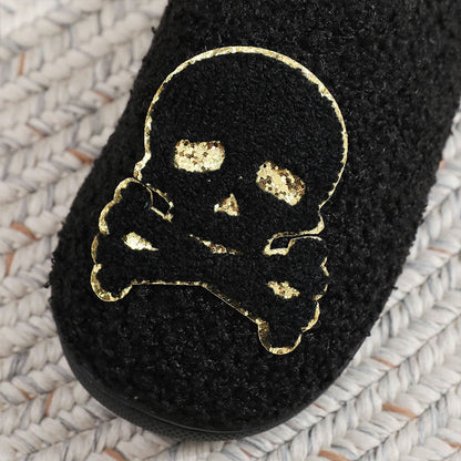 Hausschuhe mit Totenkopfmotiv in Übergröße - image 1