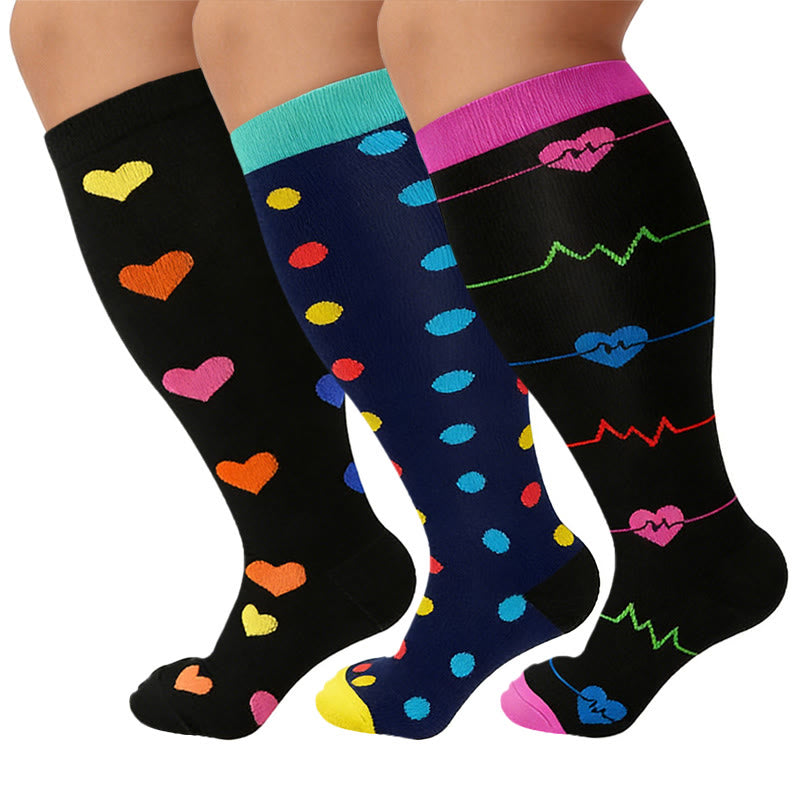 Bunte Kompressionsstrümpfe mit Muster in Übergrößen 2XL- 7XL (3 Paar) - image 1