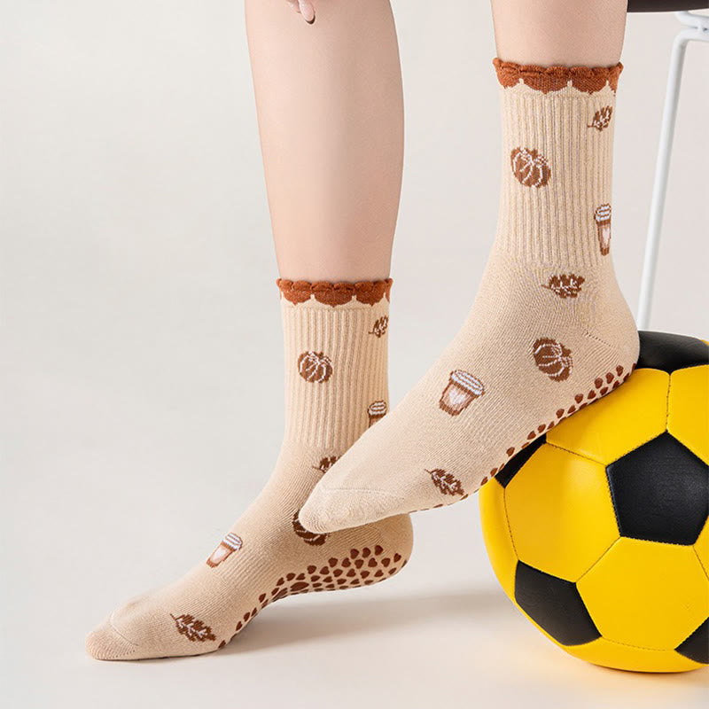 Socken mit Erdbeer-Kaffeebecher-Motiv und rutschfester Oberfläche (2 Paar) - image 3
