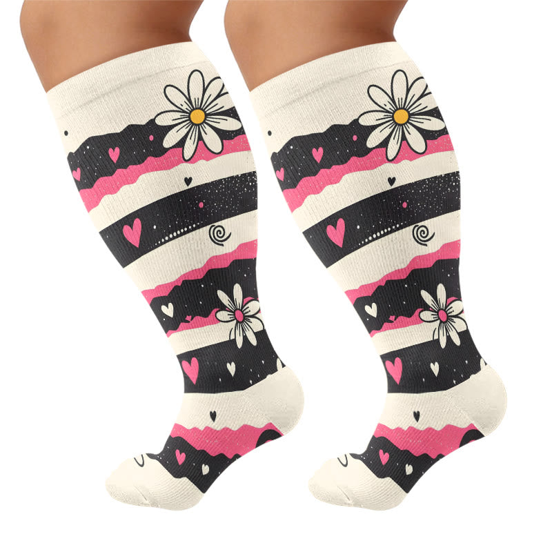 Kompressionsstrümpfe mit Herz- und Gänseblümchenmuster in Übergröße - Beige (1 Paar) - 4XL - image 6