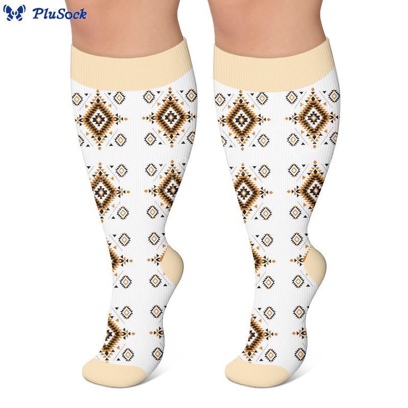 Kompressionsstrümpfe mit Ethno-Print in Übergröße - image 2