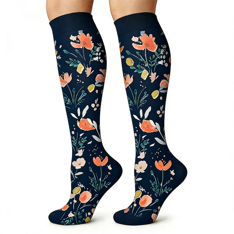 Kniehohe Kompressionsstrümpfe mit Blumenmuster in Schwarz und Weiß (6 Paar) - image 5