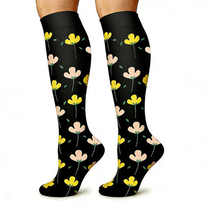 Kniehohe Kompressionsstrümpfe mit Blumenmuster in Schwarz und Weiß (6 Paar) - image 6